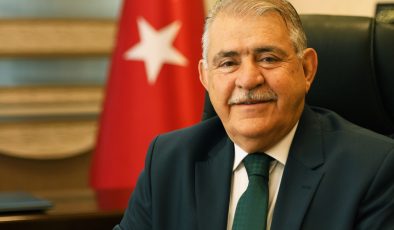 Başkan Mahçiçek, Zarifoğlu ve Karakoç’u Andı