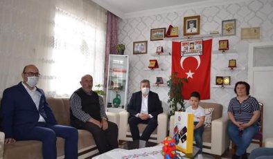 Başkan Özkan Altun Şehit ailelerini ziyaret etti