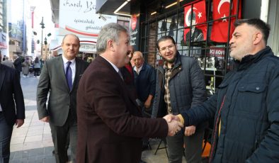 Başkan Palancıoğlu, Çarşı Esnafı Ve Vatandaşları Selamladı