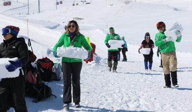 Doktorlara kış şartlarında doğada kalma eğitimi
