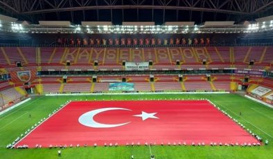 Dünyanın en büyük Türk Bayrağı Kayseri de