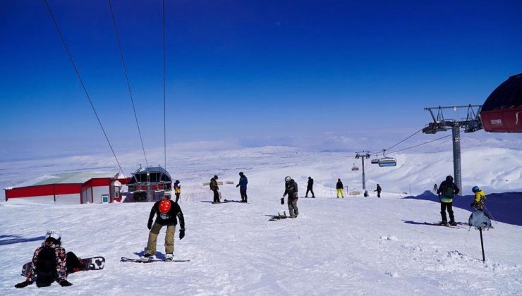 Erciyes’te kayak sezonu devam ediyor