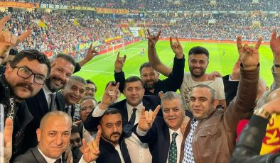 Ersoy, maçı MHP İl Başkanıyla izledi
