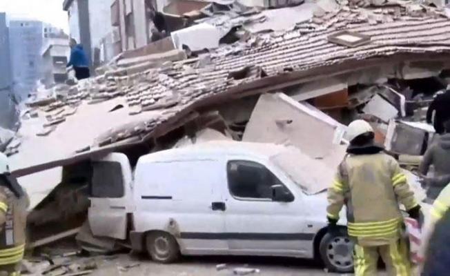 İstanbul’da 6 Katlı Bina Çöktü ! Çok Sayıda Ekip Sevk Edildi