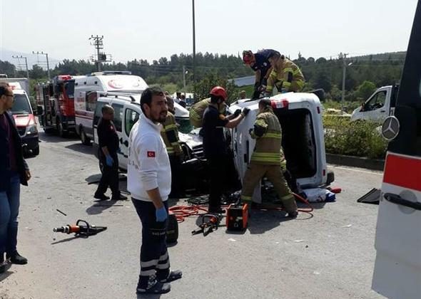 İzmir’de Feci Trafik Kazası! 4’ü Çocuk Olmak Üzere Toplam 7 Kişi Yaşamını Yitirdi!