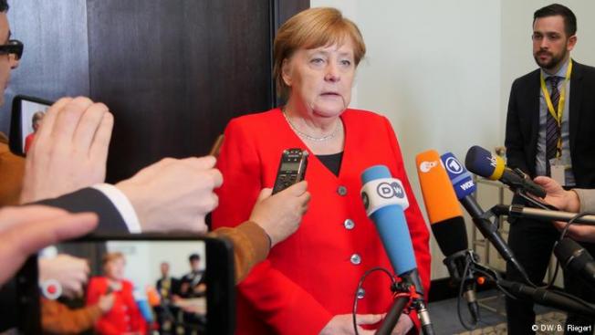 Merkel, Arap ülkelerine Suriye’deki siyasi değişim sürecine katkıda bulunmalarını istedi
