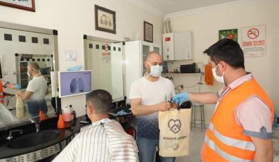 Talas Belediyesi dezenfektan dağıtıyor