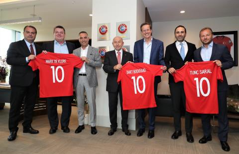 TFF ana sponsoru Nike’tan Başkan Nihat Özdemir’e ziyaret