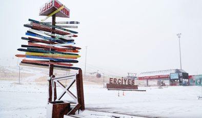 Erciyes Dağına kar yağdı