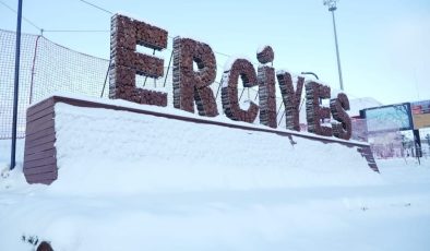 Erciyes’te kar 40 santimi buldu
