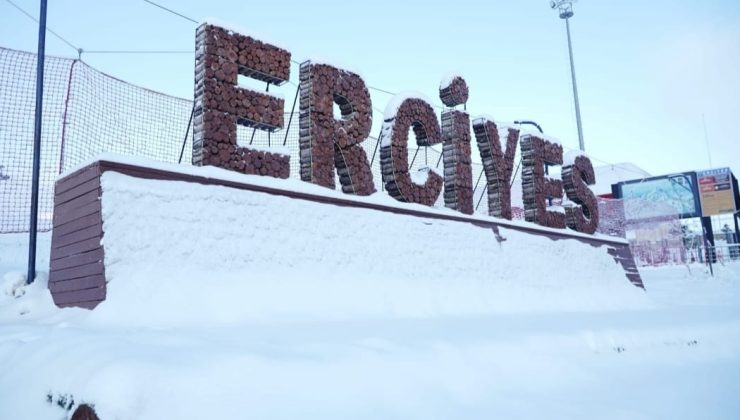 Erciyes’te kar 40 santimi buldu
