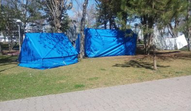 Deprem tedirginliği çadır kurdurdu