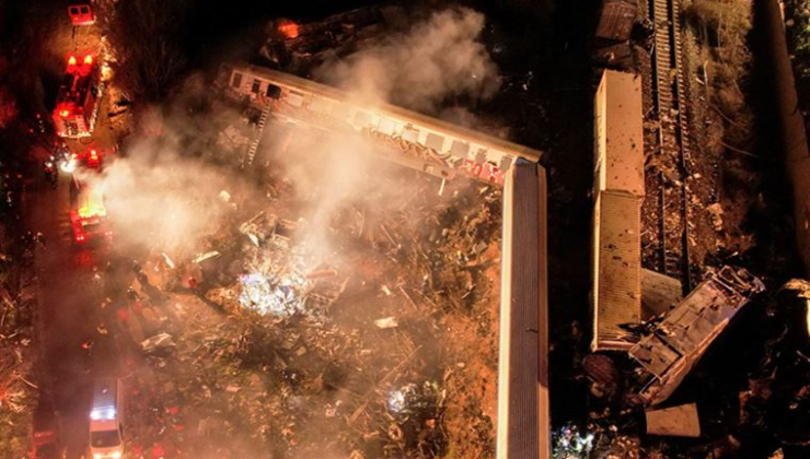 Yunanistan da tren kazası ; 32 ölü