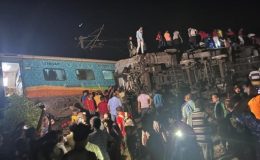 Hindistan’da tren kazası 233 ölü