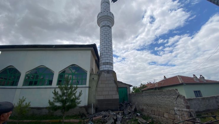 Mahallelerdeki camilerin minare yapımı