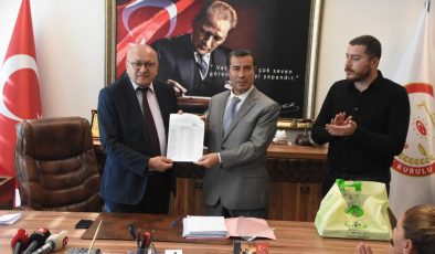 CHP İl Başkanı Keskin, mazbatasını aldı