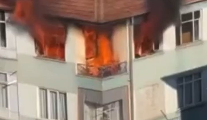 3 katlı binada çıkan yangın söndürüldü