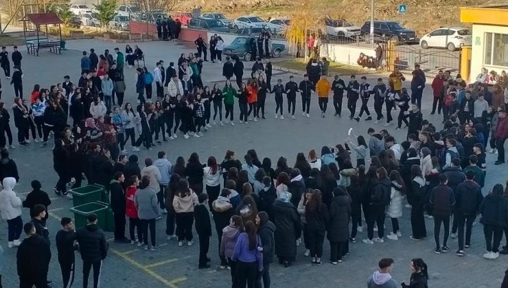 Celal Bayar Anadolu Lisesi Geleneksel Kış Şöleni Etkinlikleri düzenlendi