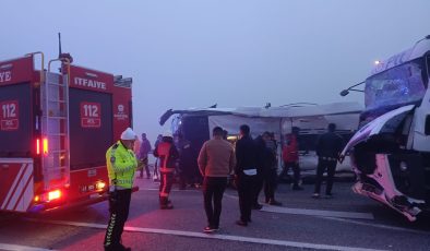 Yolcu otobüsü devrildi; 4 ölü