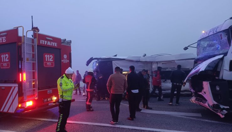 Kars da feci kaza ;2 ölü 8 yaralı