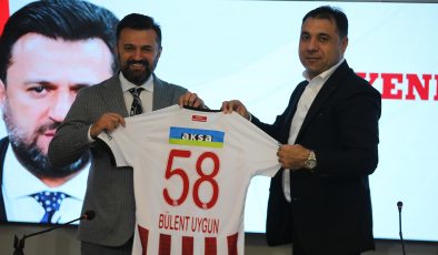 Sivasspor, Bülent Uygun ile resmi sözleşme imzaladı