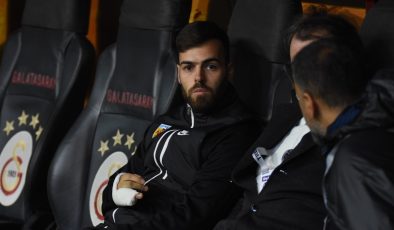 Serçe parmağı kırık olan Cardoso, Galatasaray maç kadrosunda yer almak istemedi