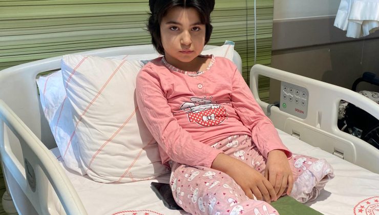 Enkazda kalan 13 yaşındaki Aysima Deveci’nin tedavisi Kayseri’de devam ediyor.