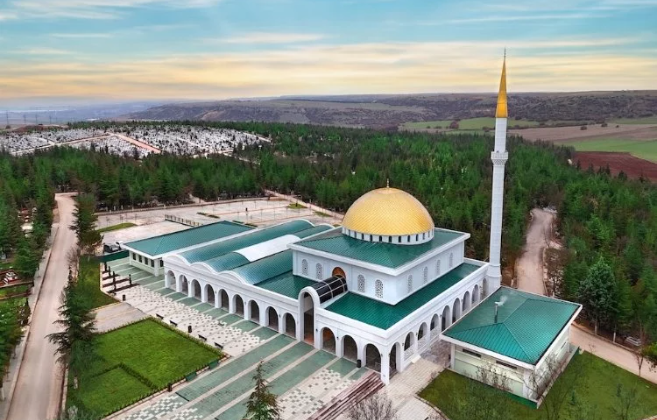 Özgür Özel 100. Yıl Camisi’ni açtı