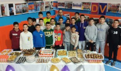 Şehit Cennet Yiğit Ortaokulu Basketbol takımı bu yıl Türkiye birinciliği hedefiyle yola çıktı