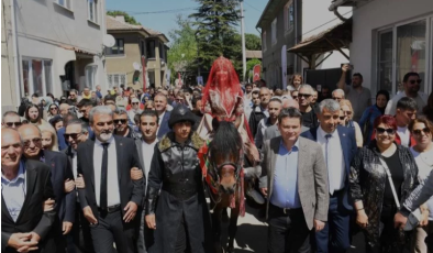 Bursa Osmangazi’de köy düğünü coşkusu