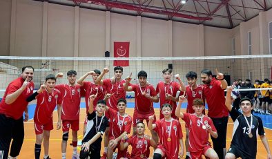 Kayseri Küçük Erkekler Voleybol’da 2 takımla Türkiye Finallerinde