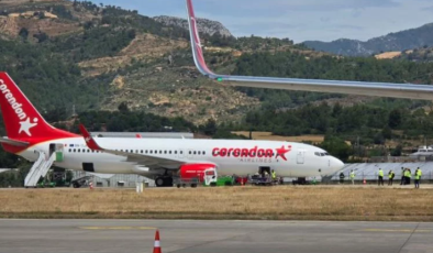 Antalya’da yolcu uçağının tekeri patladı!